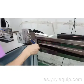 Cortadora vertical automática con dispositivo de alimentación de tela PLC